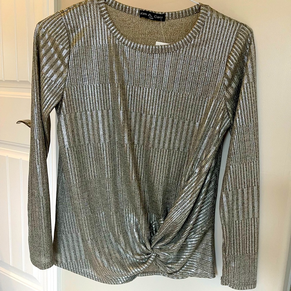 Cute gold metallic top